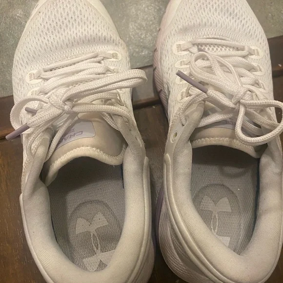 Running shoes - Picture 3 of 4